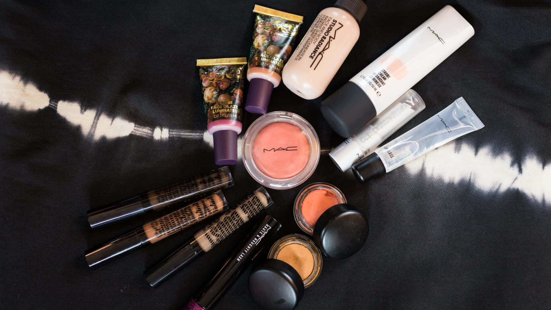 MAC Makeup Distributor